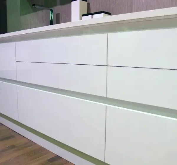 Profil maner orizontal gola tip J  finisaj alb 4ml