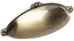 Antikolt kagylo alaku butorfogantyu 64mm