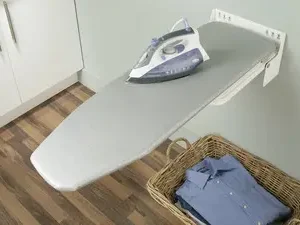 Falra szerelheto osszecsukhato vasalodeszka